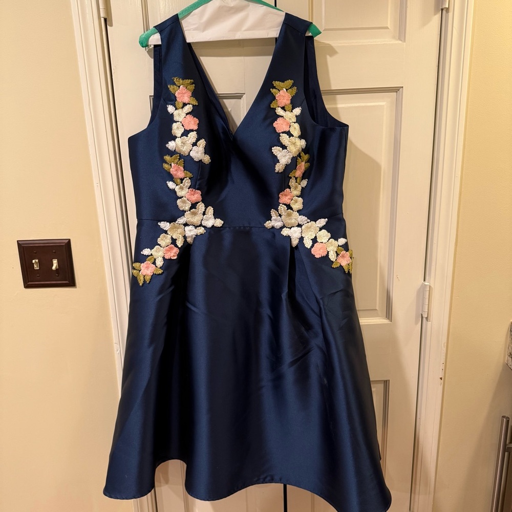 Chi Chi London navy floral dress UK22 US18 - Picture 2 of 7